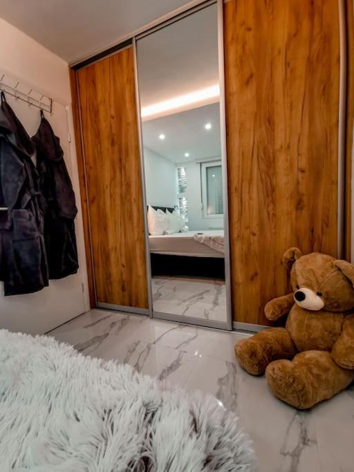 Teddy Bear Jacuzzi Spa Apartment Sarajevo - One-Bedroom Apartment - 19