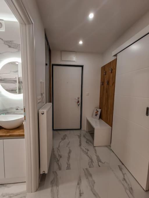 Teddy Bear Jacuzzi Spa Apartment Sarajevo - One-Bedroom Apartment - 27