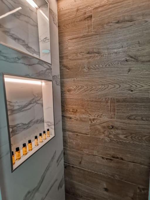 Teddy Bear Jacuzzi Spa Apartment Sarajevo - One-Bedroom Apartment - 23
