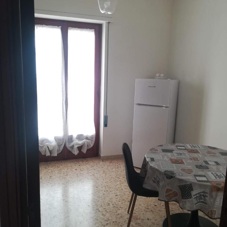VIRGILIO APARTMENT 3 TARANTO-Posto auto riservato GRATUITO - Two-Bedroom Apartment - 5