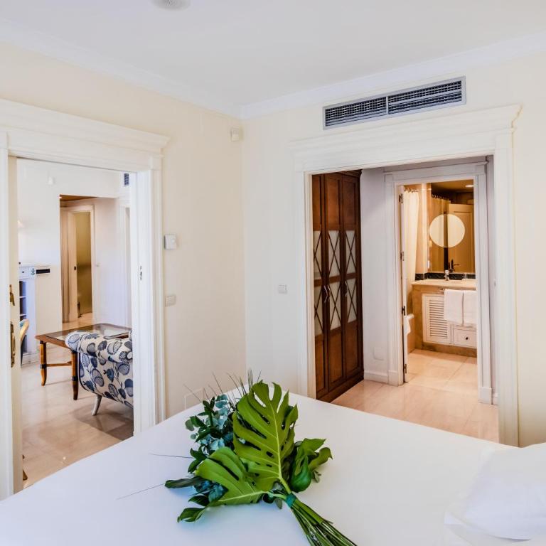 Apartamentos Guadalpin Suites - Apartamento de 2 dormitorios (4 adultos) - 2