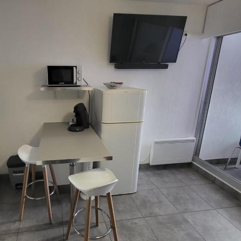 Studio cabine à Sète avec climatisation et parking, proche canal - FR-1-338-398 - Studio - 3