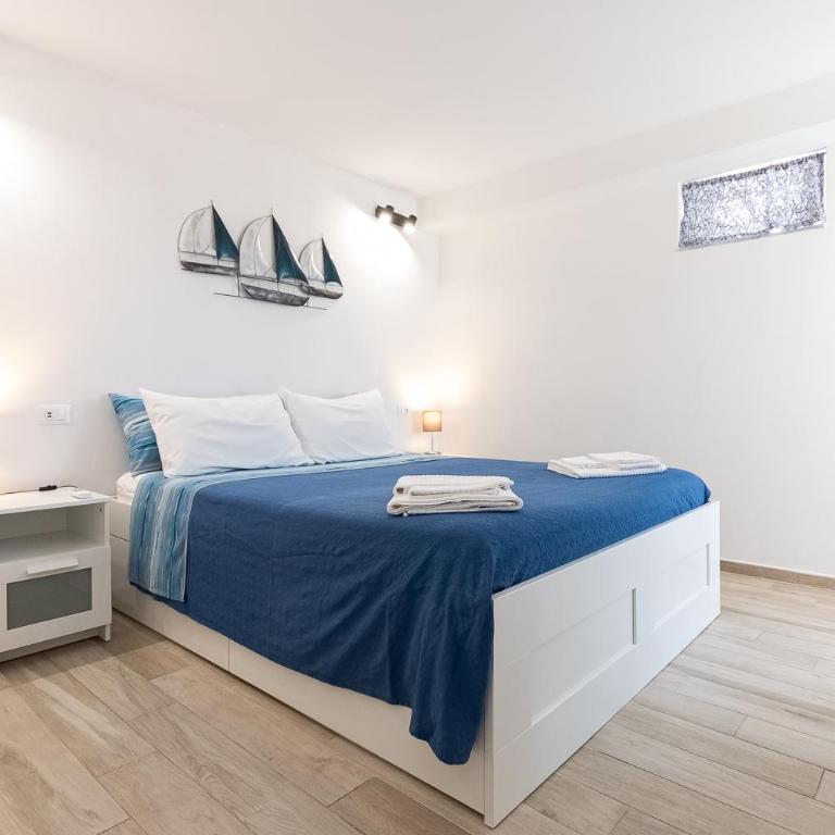 La Roccia Fiorita Appartamento con giardino e Jacuzzi - Casa con 1 Camera da Letto - 9