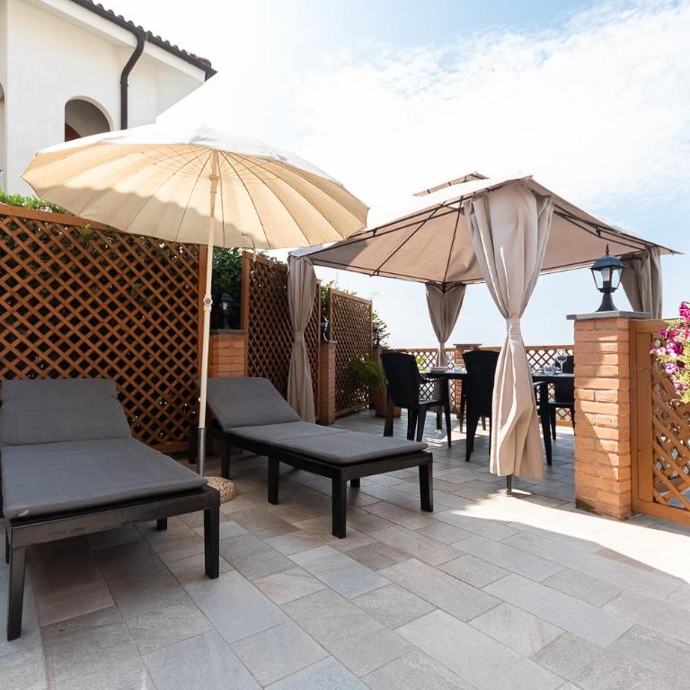 La Roccia Fiorita Appartamento con giardino e Jacuzzi - Casa con 1 Camera da Letto - 8