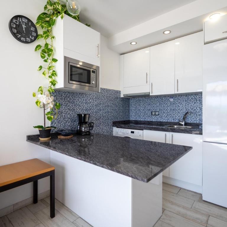 Apartamentos Playa Feliz - Apartamento con 2 dormitorios y vistas frontales al mar - 15