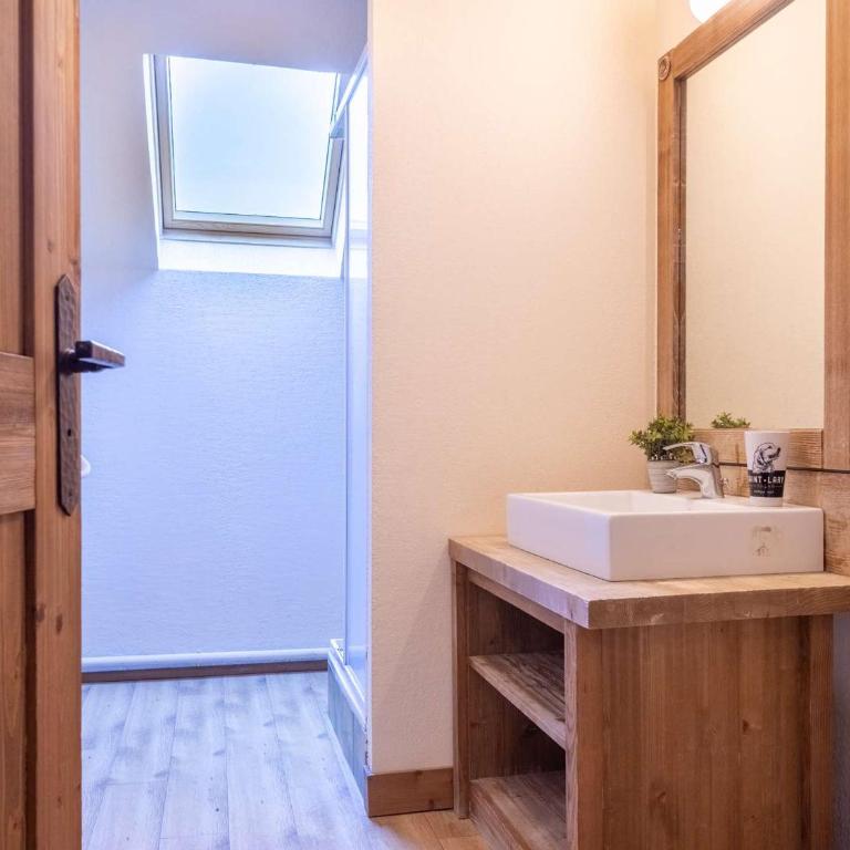 Appart centre Saint-Lary avec piscine, sauna et parking - FR-1-296-425 - Appartement - 11