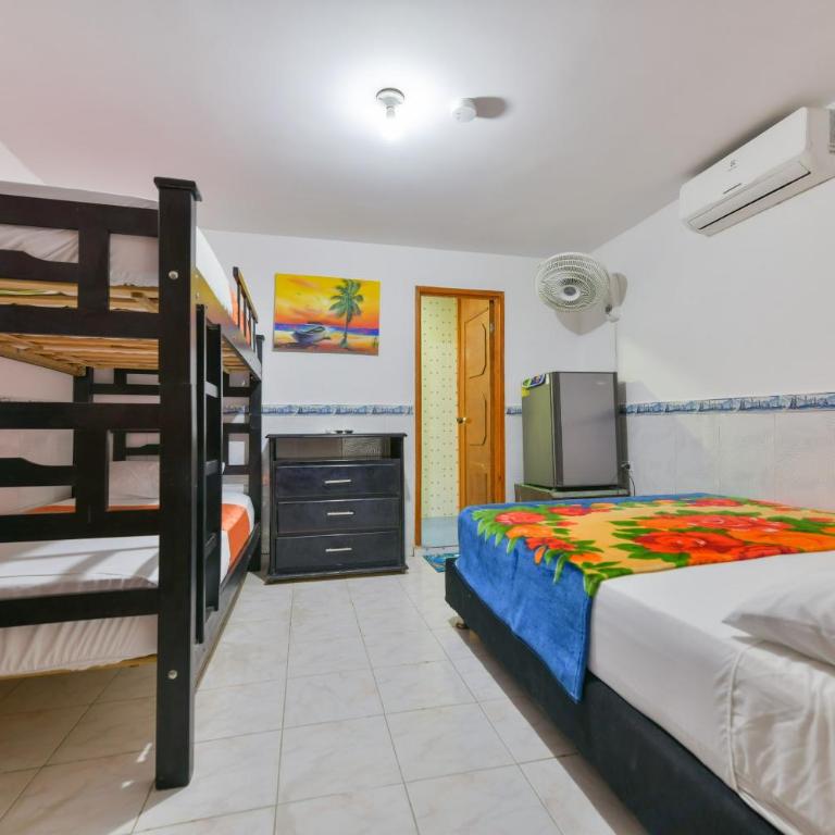 Posada Amaripucci - Quadruple Room with Private Bathroom - 4