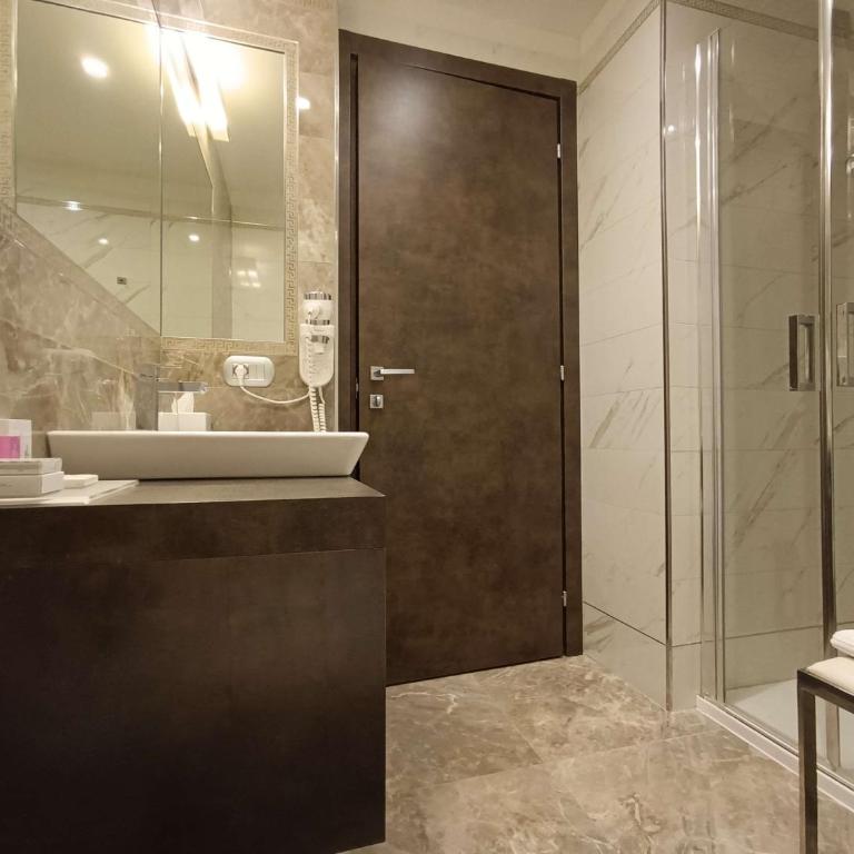 Best Western Premier Milano Palace Hotel - Small Classic Double Room - Non-Smoking - 3
