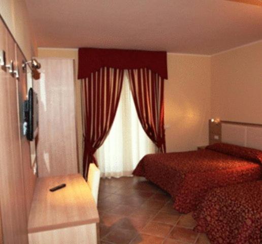 Hotel Eden Sul Lago - Camera Matrimoniale con Balcone - 3