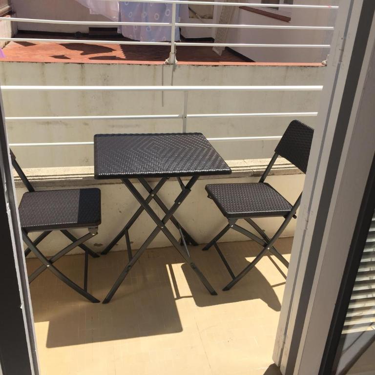 Apartamento céntrico con 2 habitaciones y Wi-Fi - Two-Bedroom Apartment - 3