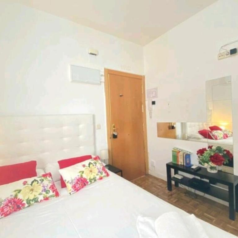 Estudio Acogedor chueca - One-Bedroom Apartment - 7