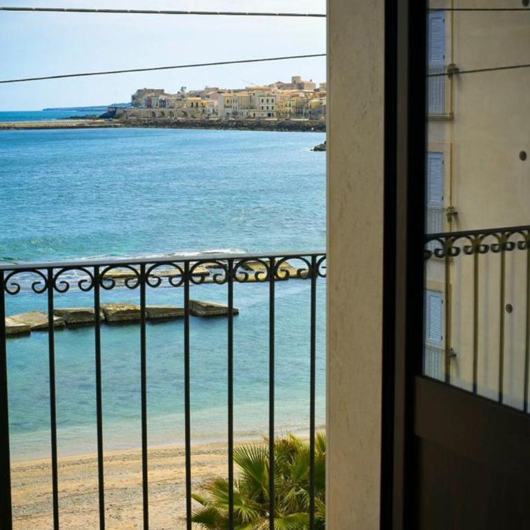 Syracusia - One-Bedroom House with Sea View - 2