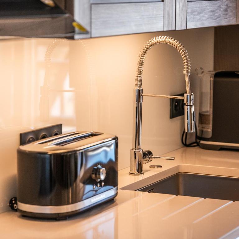 Apartment Sipo Alpe D'Huez - by EMERALD STAY - Three-Bedroom Apartment - 14