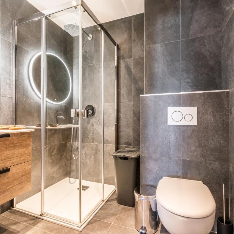 Apartment Sipo Alpe D'Huez - by EMERALD STAY - Three-Bedroom Apartment - 32