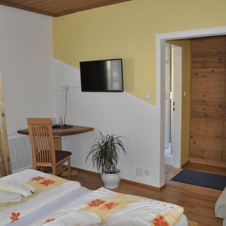 Haus Voithofer - Doppelzimmer mit Bergblick - 4