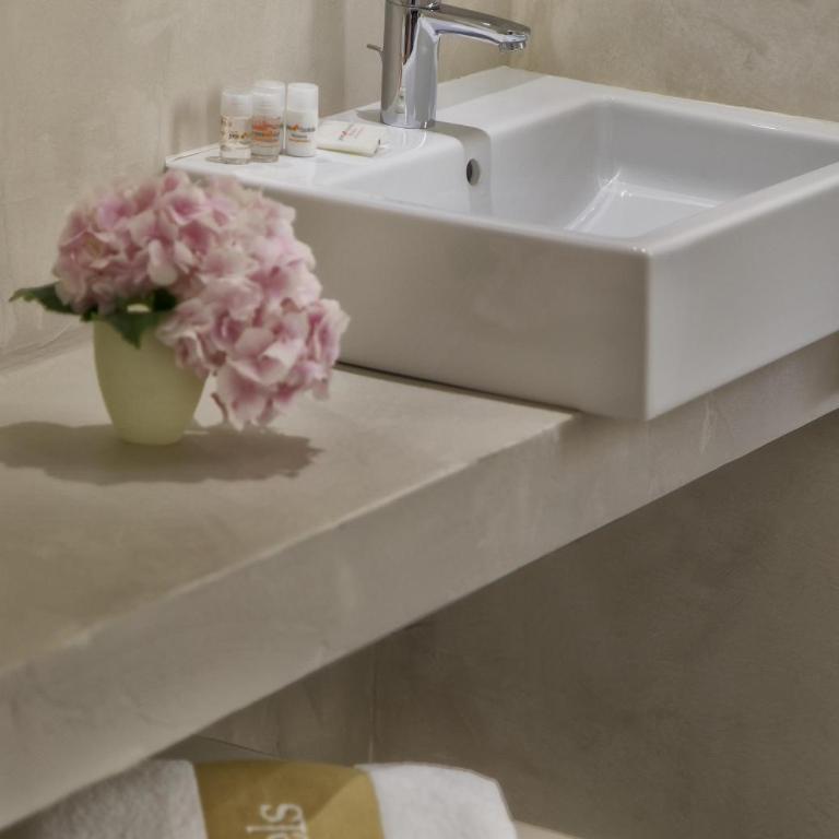 Hotel Boemia - Superior Double or Twin Room - 9