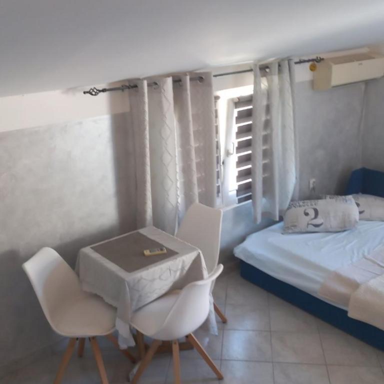 Belane Apartments - Studio - 16