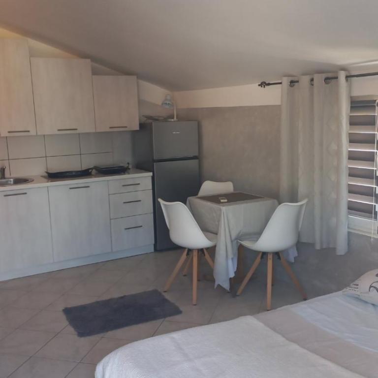 Belane Apartments - Studio - 18