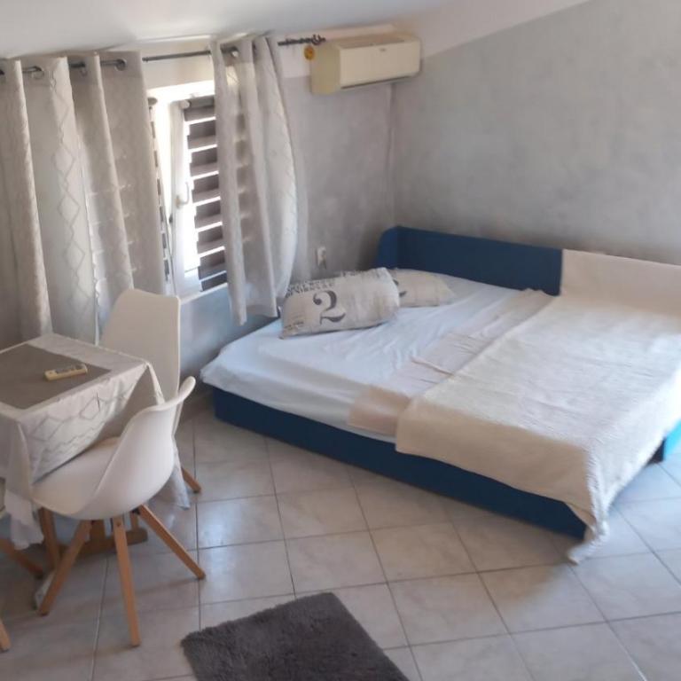 Belane Apartments - Studio - 12