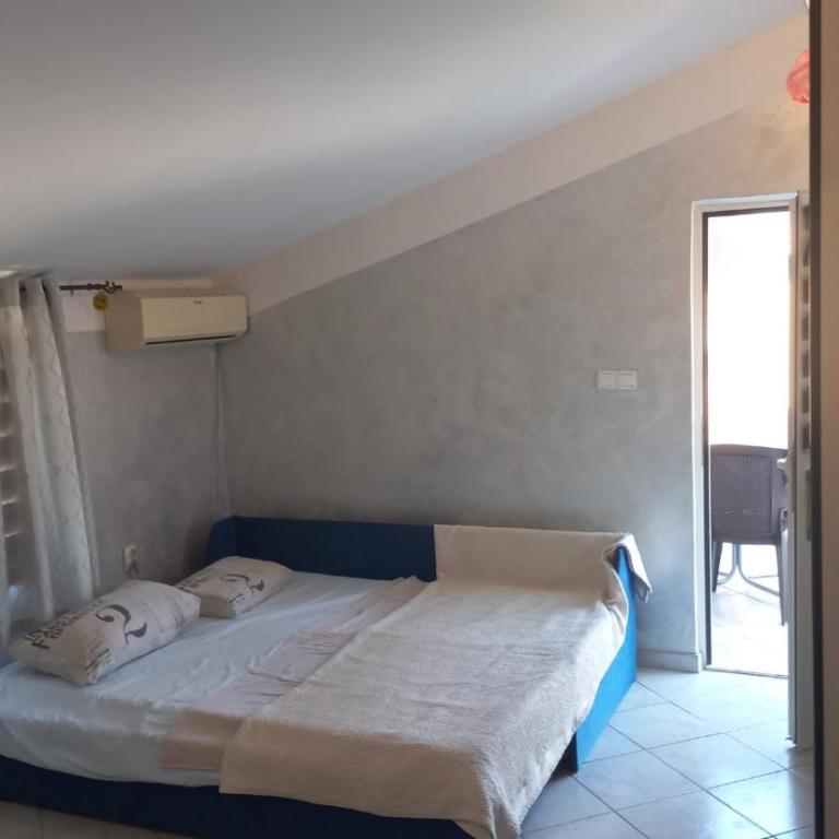 Belane Apartments - Studio - 11