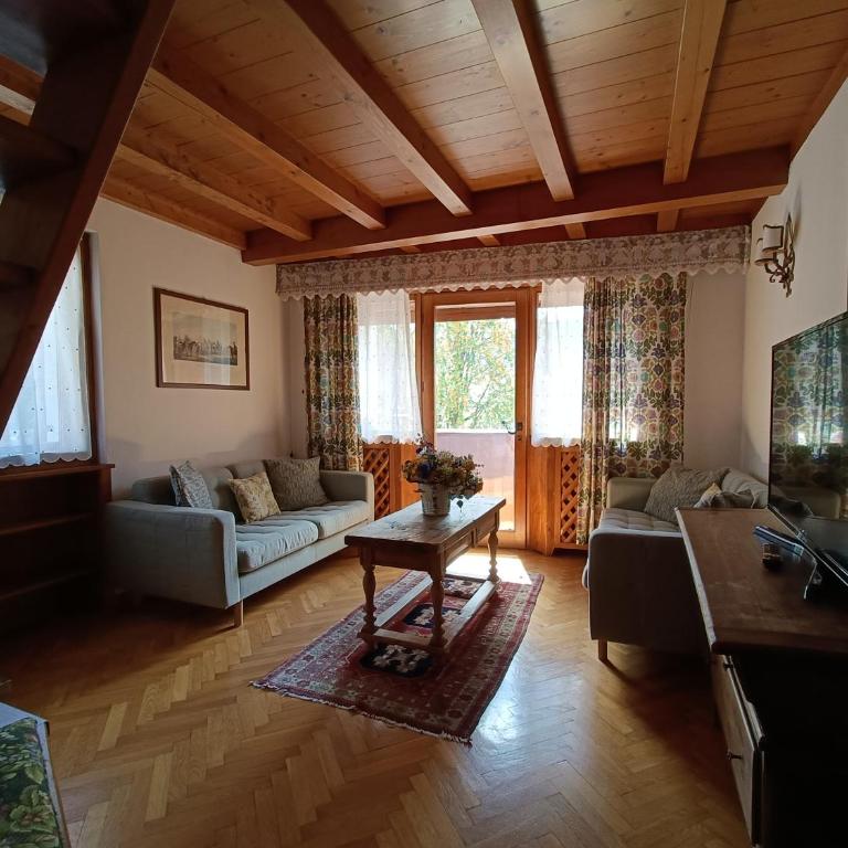 Luxury Panoramic 3BR Apt 2min to Centre 5min to Lifts - Appartamento con 3 Camere da Letto - 1