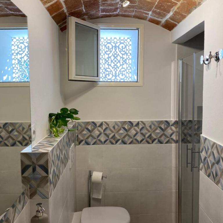 AdriHome - Camera Matrimoniale con Bagno Privato Esterno - 12