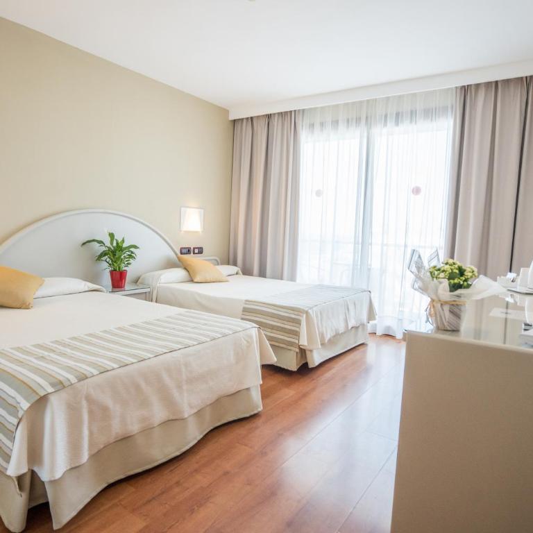 Gran Hotel Costa del Sol - Habitación Familiar (2 adultos y 2 niños) - 3