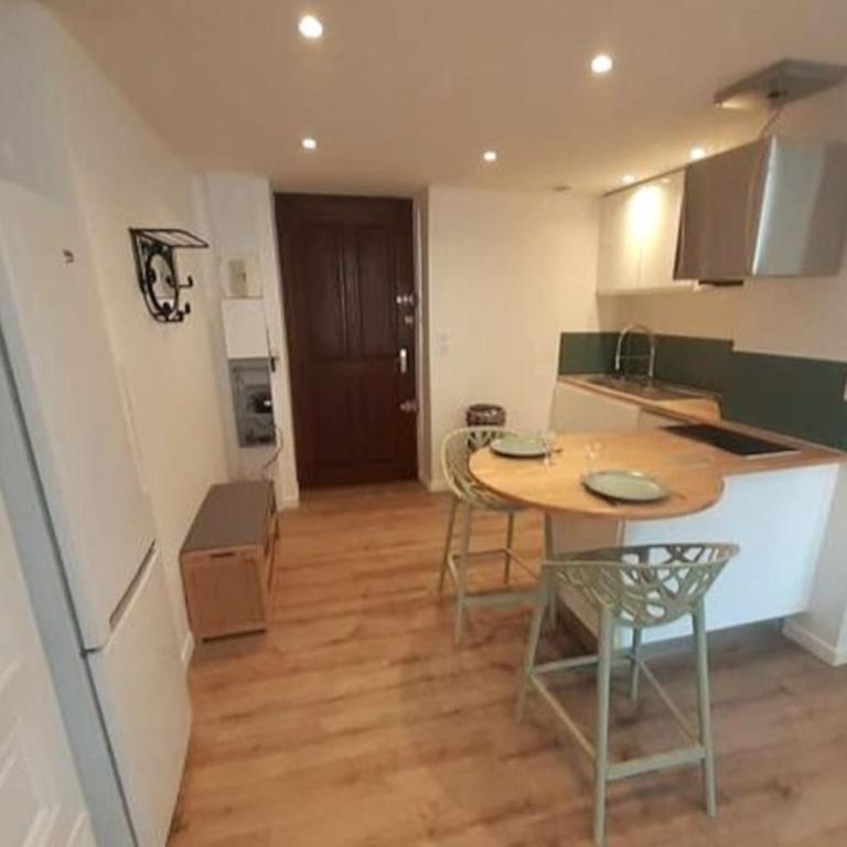 Classé 3 Etoiles IDEAL VIENNE Centre ville 20 min de LYON - Appartement 1 Chambre - 9