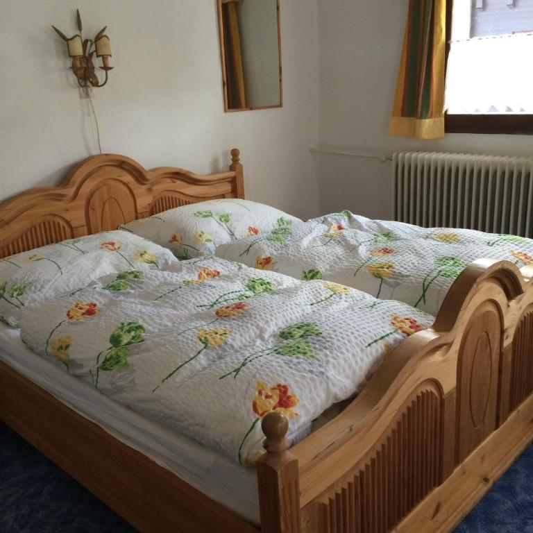 Pension Brixen im Thale - Doppelzimmer mit Dusche und Gemeinschafts-WC - 3