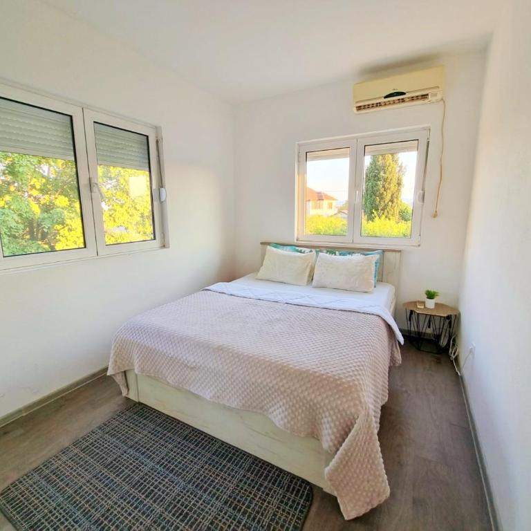 Home Mia Airport - Two-Bedroom Apartment - 75