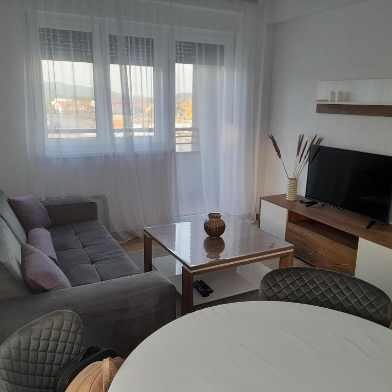 Apartmani Sunlight - Apartment with Pool View - 15