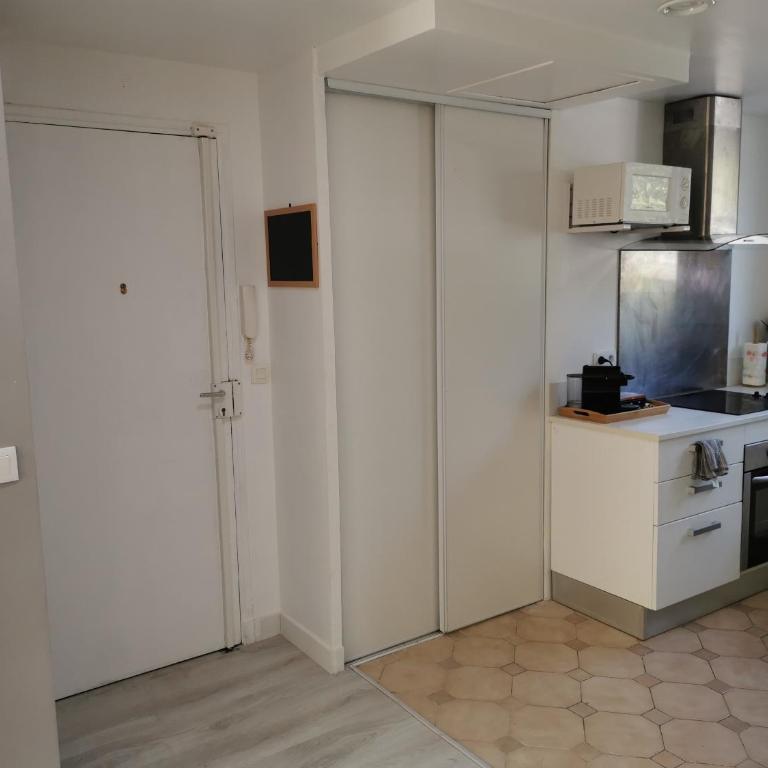 Superbe appartement Montpellier 8 personnes 2 chambres 2 salles de bain Wifi Netflix et parking gratuit - Two-Bedroom Apartment - 11