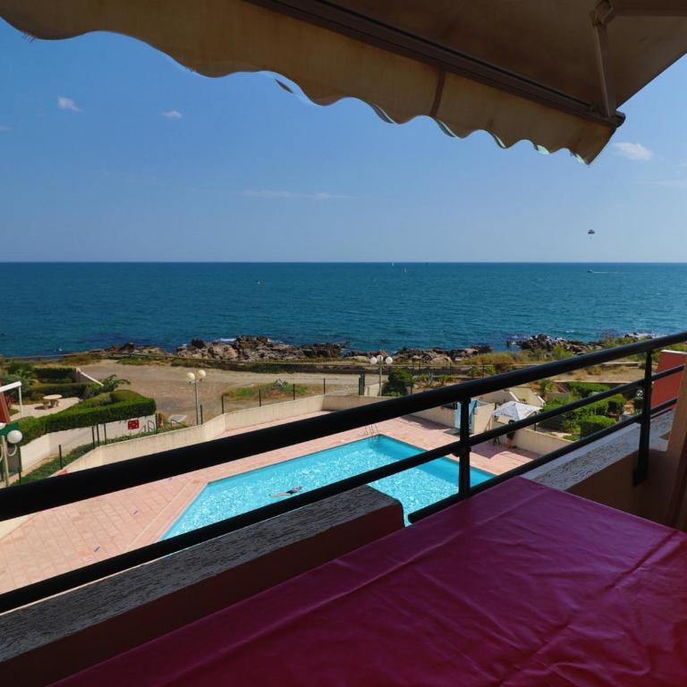 2 Pièces avec Terrasse 11m² à Sète - Résidence avec Piscine et WIFI - FR-1-472A-259 - Apartment - 1