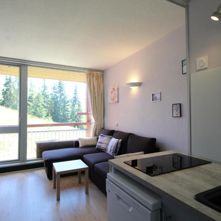 Appartement rénové 2 pièces, balcon, prox commerces, non fumeur - FR-1-346-385 - Appartement - 1