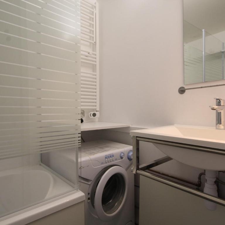 Appartement rénové 2 pièces, balcon, prox commerces, non fumeur - FR-1-346-385 - Appartement - 7