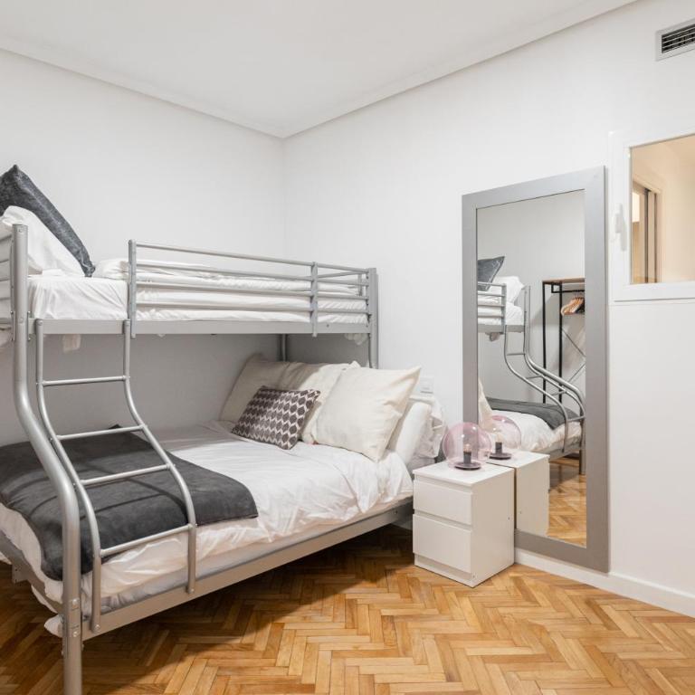 groups ART-POP, by MONARO***** - Superior Apartment - 45