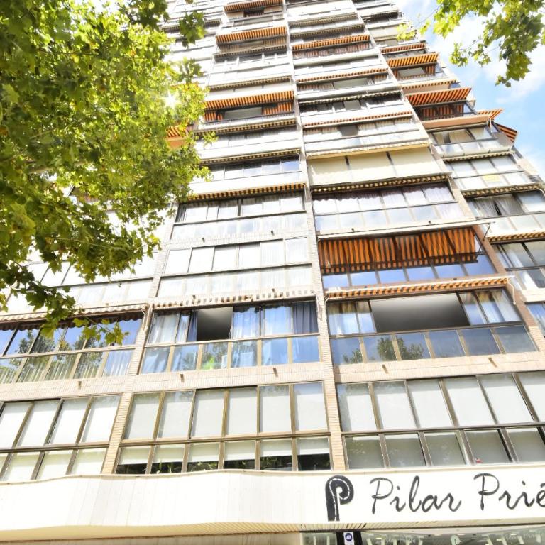 Ático con gran terraza - Apartamento - 65