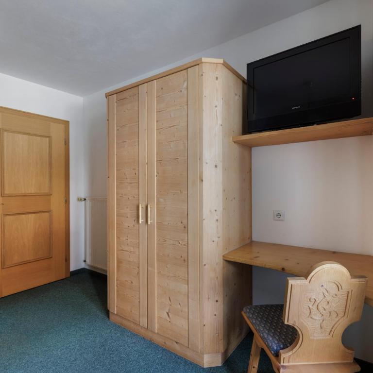 Garni Ziernheld - Single Room with Balcony - 2