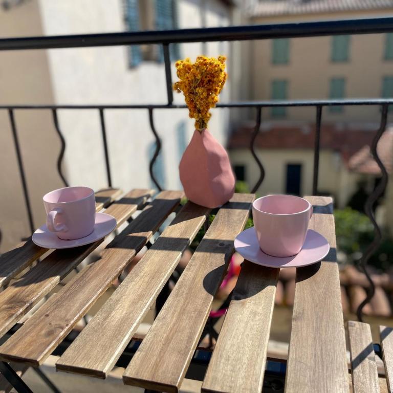 Nice Renting - FERSEN - 2 Rooms Vieil Antibes - AC - Safranier - Big Terrace - Appartement 1 Chambre - 16