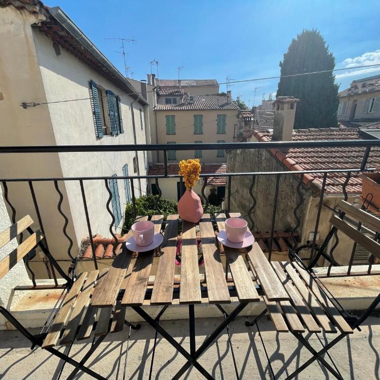 Nice Renting - FERSEN - 2 Rooms Vieil Antibes - AC - Safranier - Big Terrace - Appartement 1 Chambre - 2