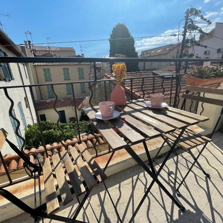 Nice Renting - FERSEN - 2 Rooms Vieil Antibes - AC - Safranier - Big Terrace - Appartement 1 Chambre - 17