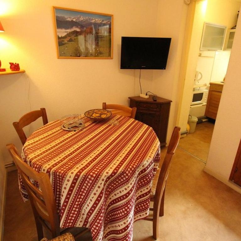 Studio sud calme avec balcon et parking - Proche thermes et centre - FR-1-313-130 - Studio - 1