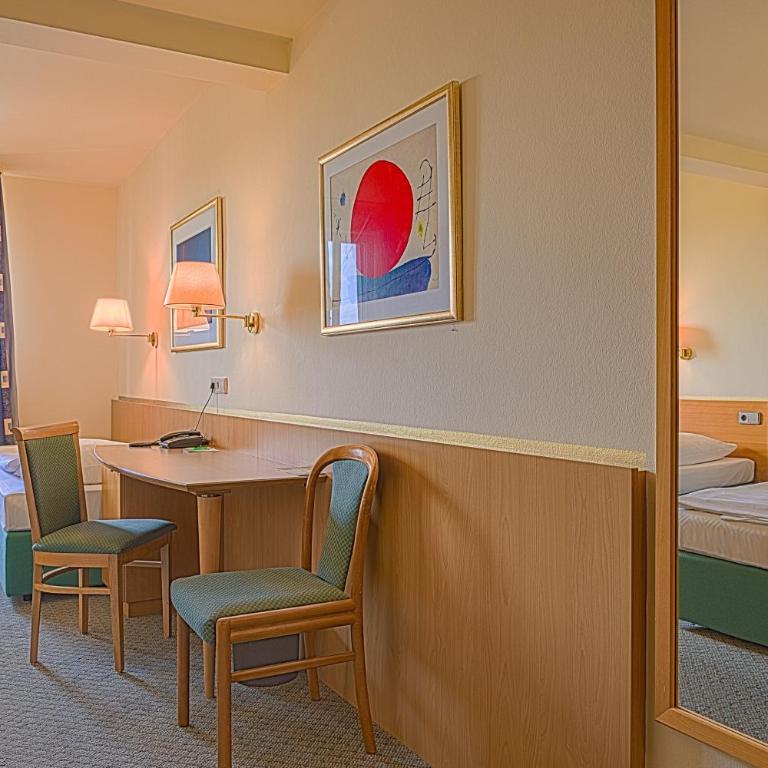 Hotel Am Moosfeld - Classic Dreibettzimmer - 3