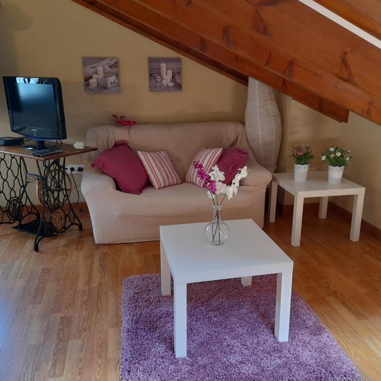 Gestiona2R - Casa Camelia con jardin, ideal familias - Three-Bedroom House - 31