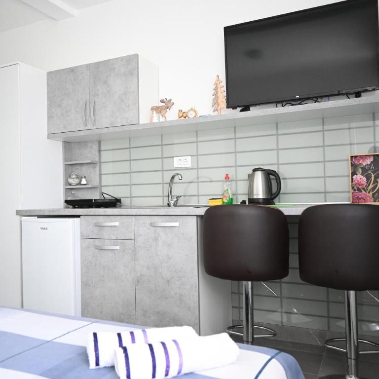 Đuričić Apartmani - Deluks Studio sa Bračnim Krevetom (King-size) - 1