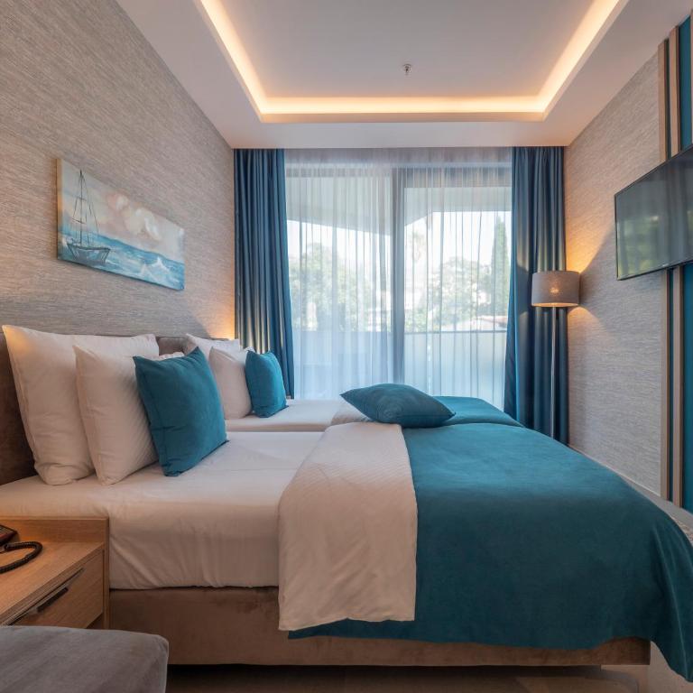 Hotel Montenegro - Superior Dvokrevetna Soba sa Bračnim Krevetom/Zasebnim Krevetima - 1