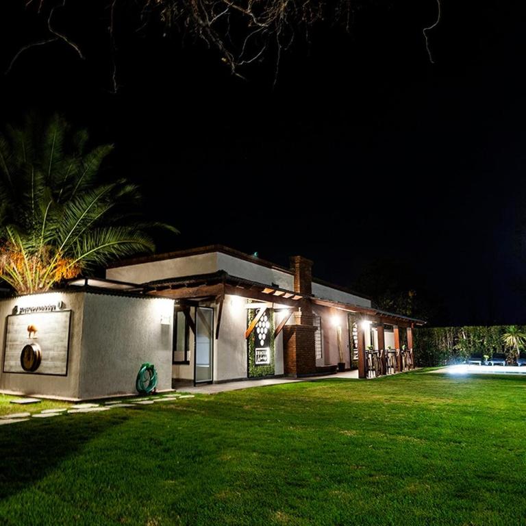 Chacras Wineland Lodge - Casa East - Vacation Home - 1