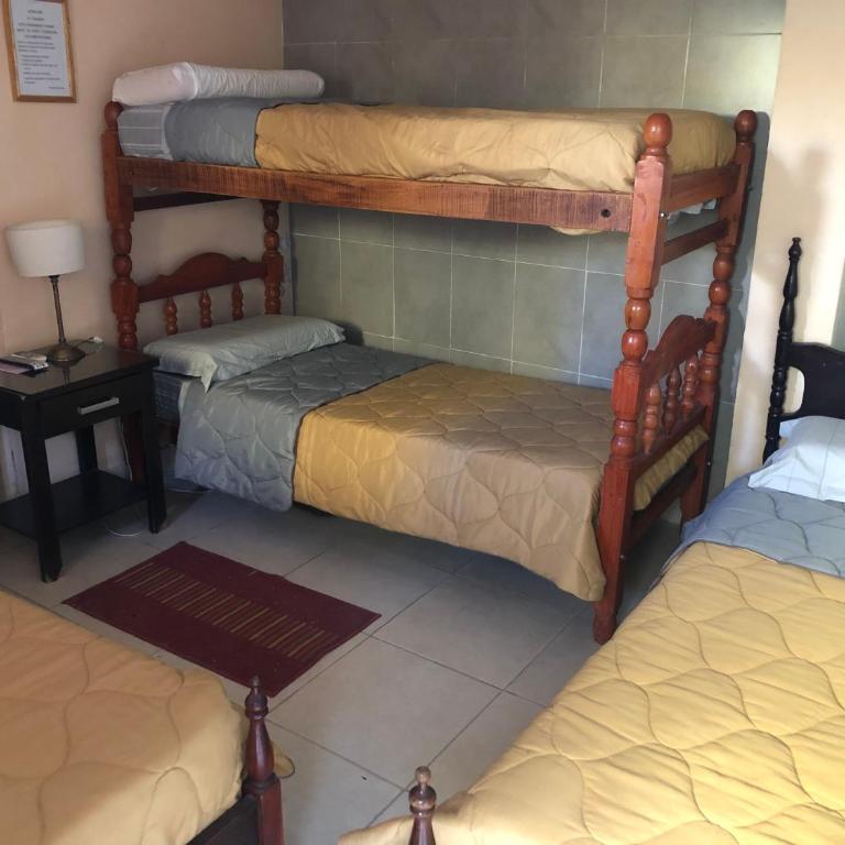 Hotel Nuevo Reyes - Habitación Cuádruple Estándar - 1