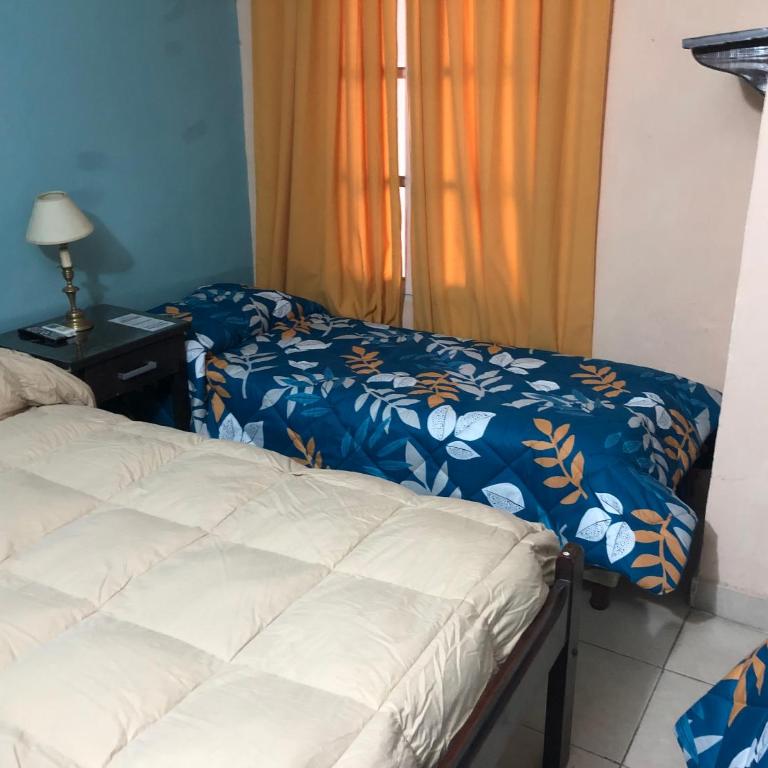 Hotel Nuevo Reyes - Habitación Cuádruple Estándar - 3