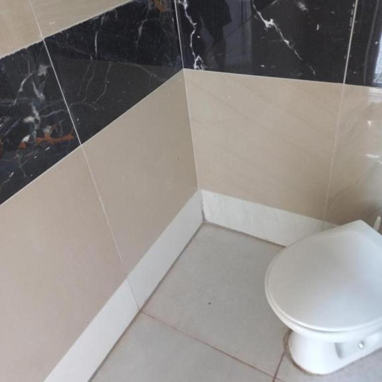 Hostel Dragana - Trokrevetna Soba sa Zajedničkim Kupatilom - 4